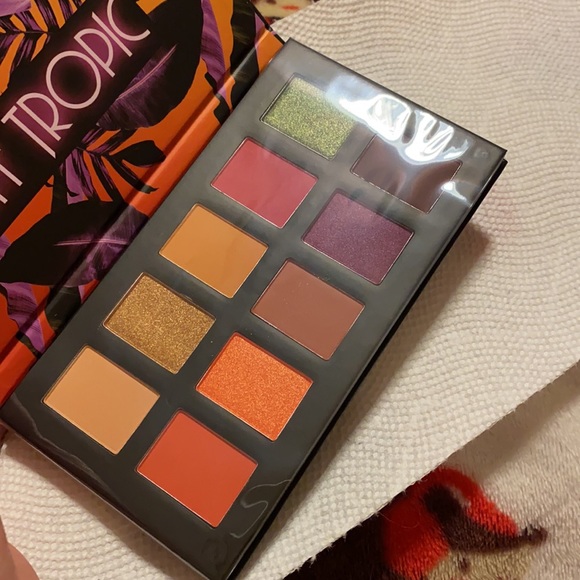 🌸 NYX off tropic eyeshadow palette - Picture 4 of 7